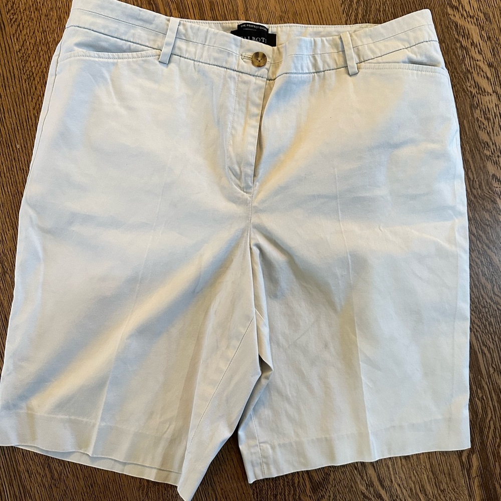 Women’s Talbots the perfect shorts, size 12, beige flat front zipper & button